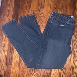 lightly used Denizen  18 long skinny jeans. These jeans have a lot of stretch